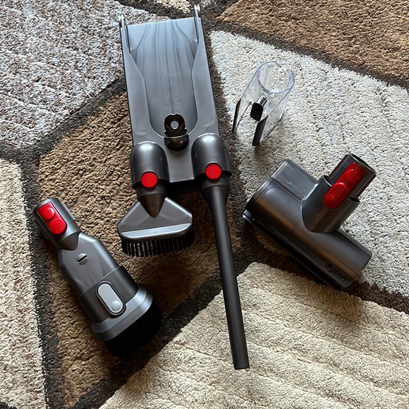 Dyson Other - Dyson Wall Mounted Charger